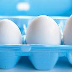 Raw eggs: good for the body and muscles, harm
